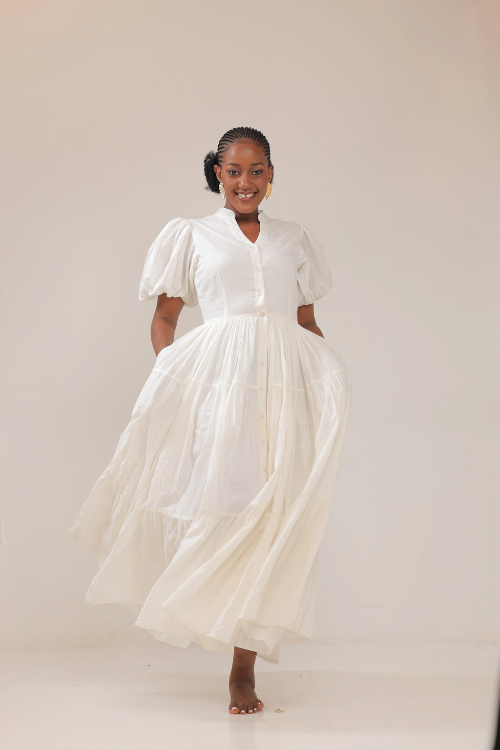 The Izuba volume sleeve white maxi dress